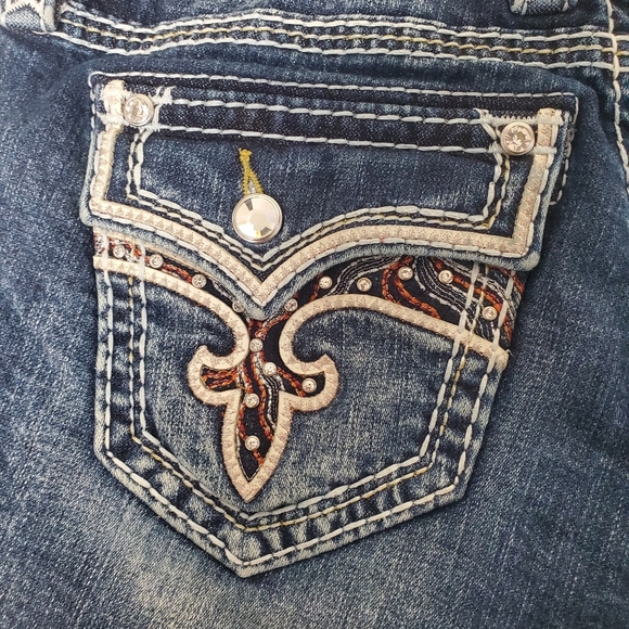 Rock Revival Bambi Denim Shorts Women's 28 Blue Jean Booty Embroided Bling Cut - Picture 12 of 16